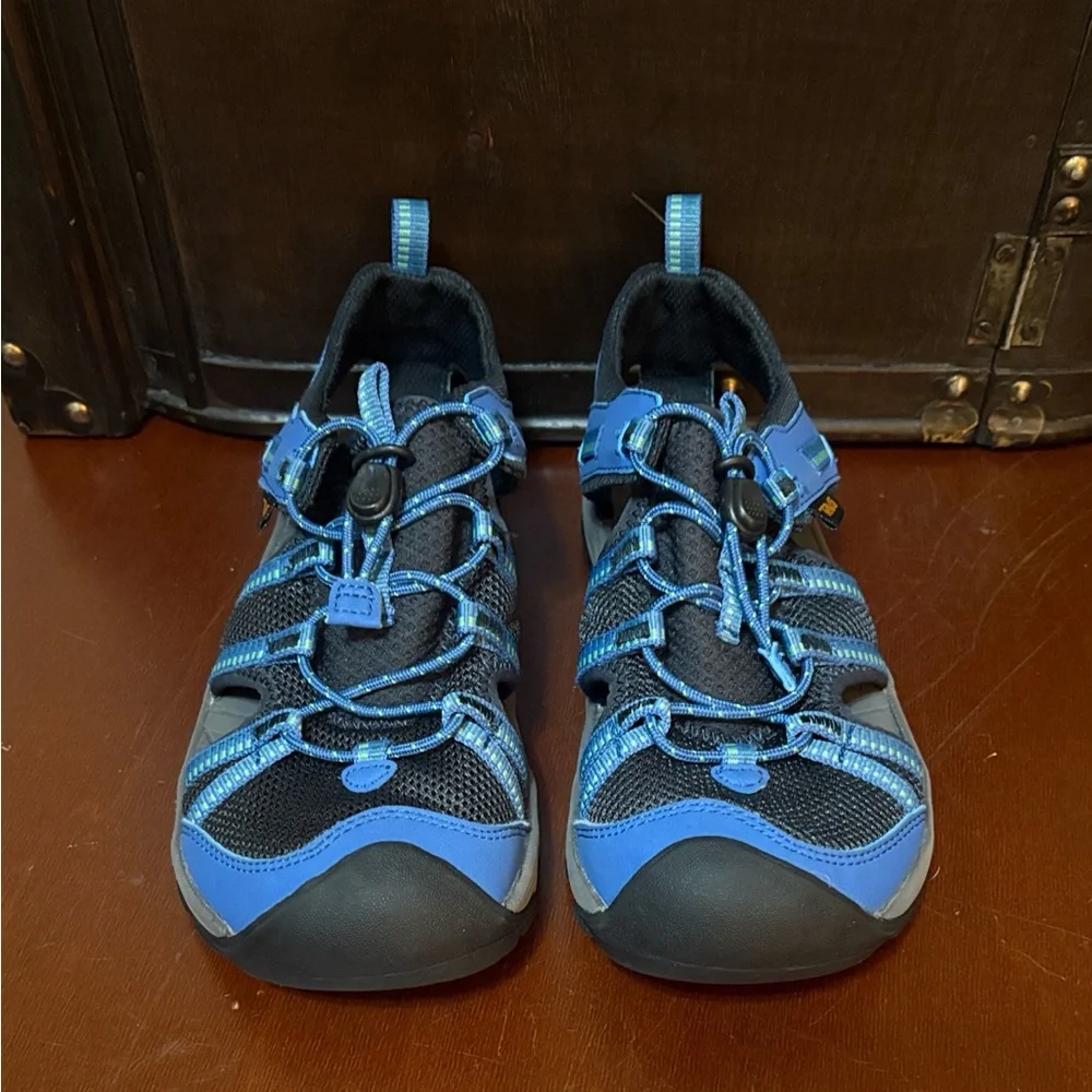 /Teva Hiking Slip on Sandals Black and Blue Sz 3